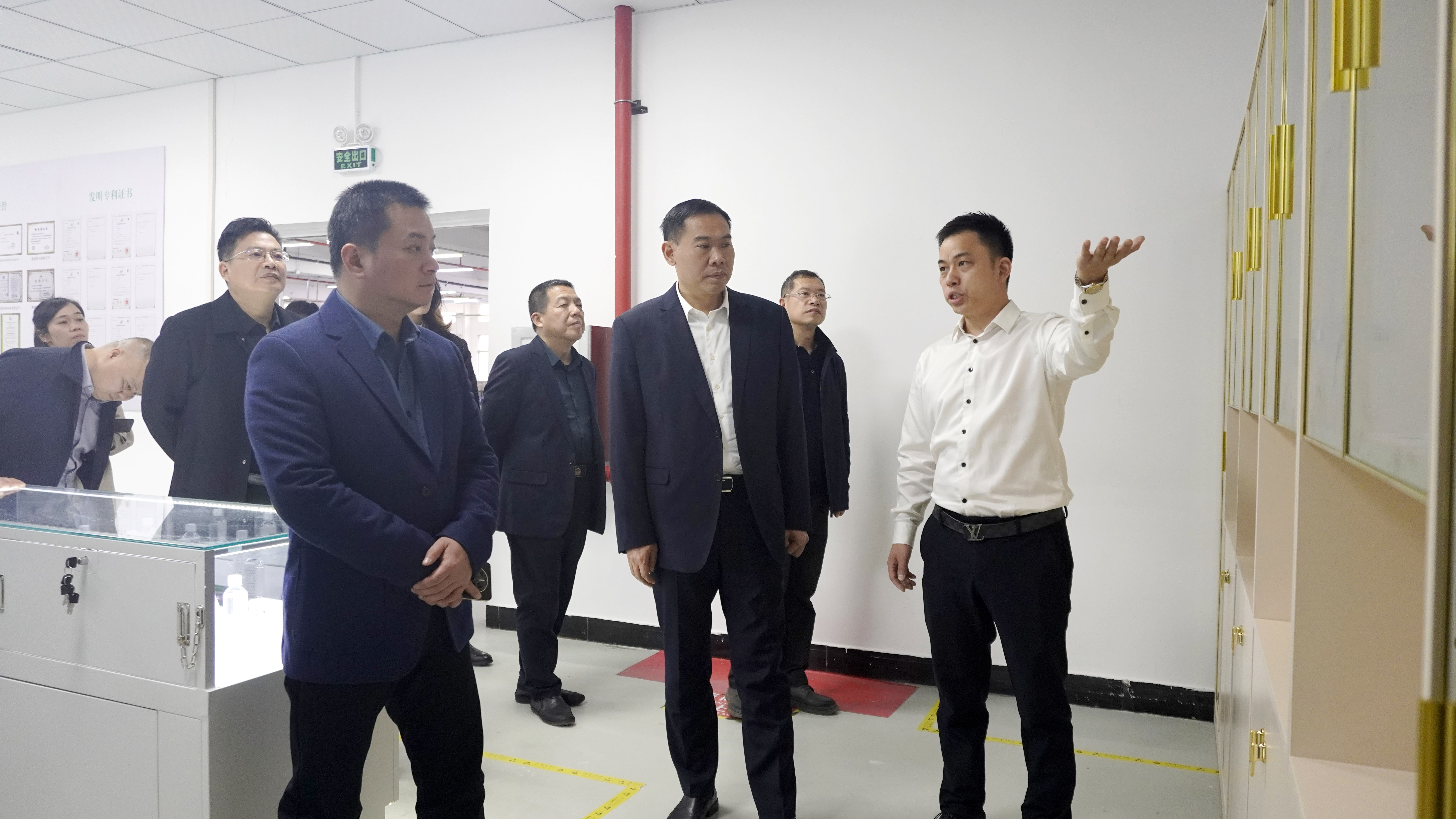 d25593b6eb59dd34ba12880c7429e8aa.jpg d25593b6eb59dd34ba12880c7429e8aa.jpg